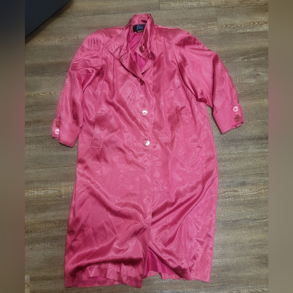 1980s Vision trench coat/windbreaker. Silky material. pink. Fits like a large